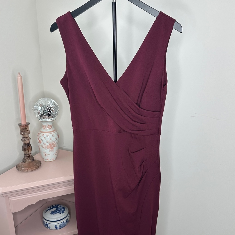 Chic Backless Burgundy Dress MEDIUM - Picture 2 of 7